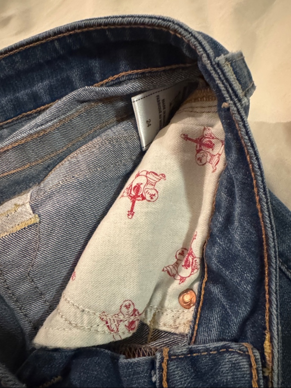 True Religion Women's Medium Blue Skinny Jeans with Signature Pocket Stitching - Picture 5 of 6